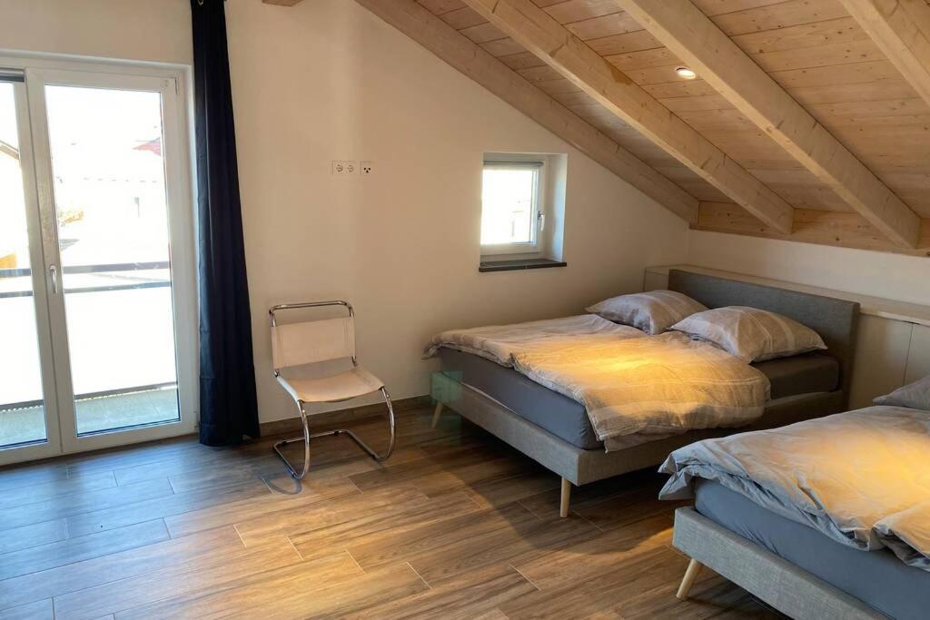 Lichtdurchflutete Wohnung Mit Grosser Dachterrasse Bruckmühl Esterno foto